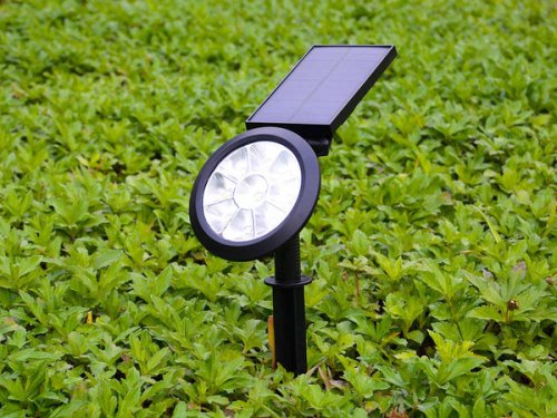 Barevná solární zahradní lampa RGB