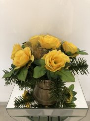 Smuteční kytice z umělých květin květináč - růže žluté