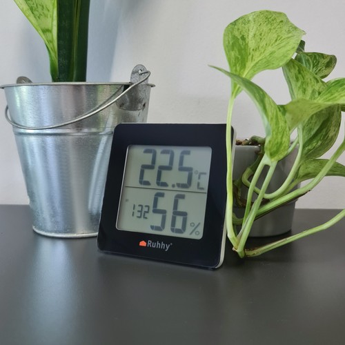 Digitální teploměr s vlhkoměrem černobílý